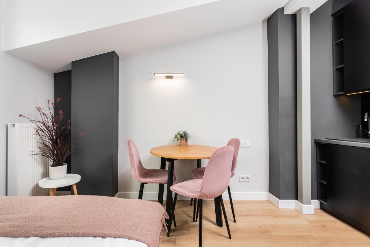 Smart Apartments - Old Town & Main Train Station - By Upstairs Красков Екстериор снимка