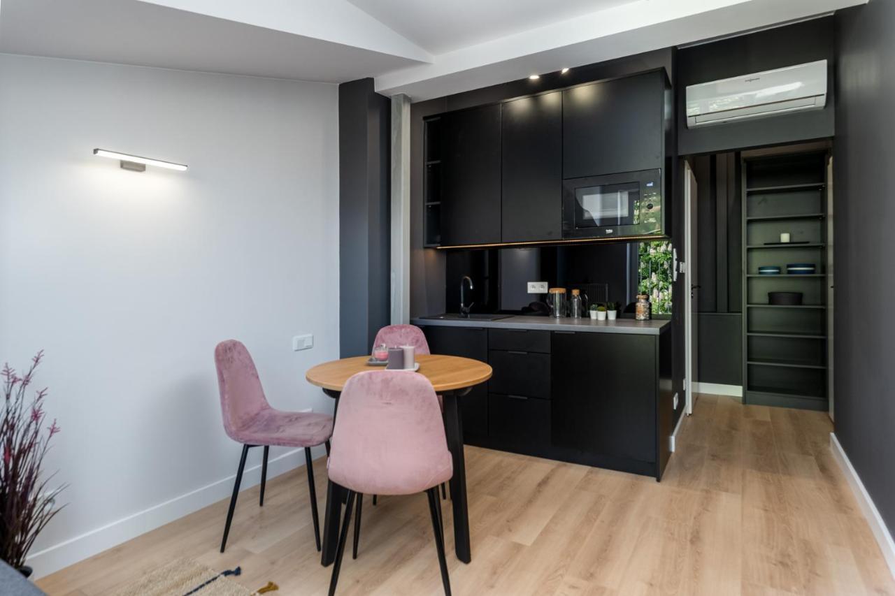 Smart Apartments - Old Town & Main Train Station - By Upstairs Красков Екстериор снимка