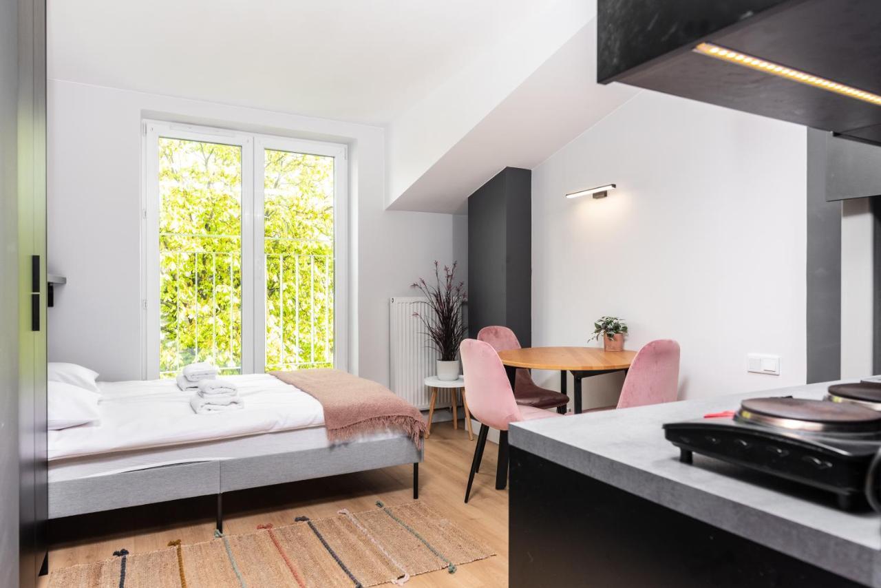 Smart Apartments - Old Town & Main Train Station - By Upstairs Красков Екстериор снимка